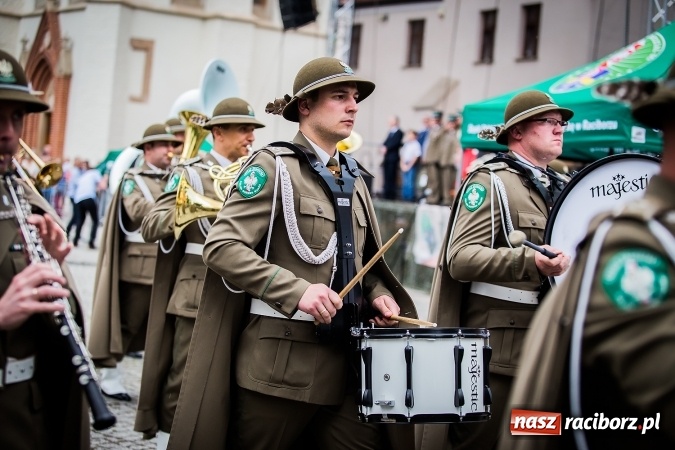 Zdjęcie w galerii na portalu naszraciborz.pl: XXVI rocznica powstania Straży Granicznej. Śląski Oddział z Raciborza ma nowy sztandar wiadomości z regionu