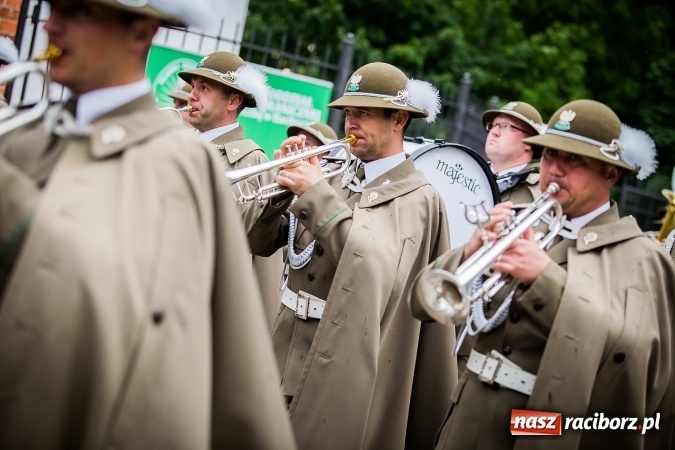 Zdjęcie w galerii na portalu naszraciborz.pl: XXVI rocznica powstania Straży Granicznej. Śląski Oddział z Raciborza ma nowy sztandar wiadomości z regionu