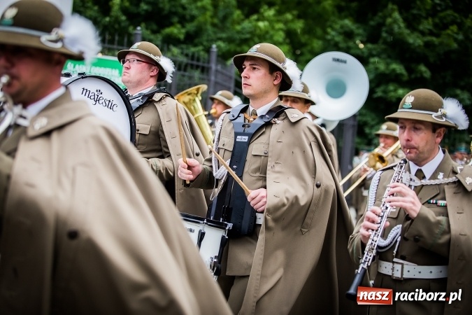 Zdjęcie w galerii na portalu naszraciborz.pl: XXVI rocznica powstania Straży Granicznej. Śląski Oddział z Raciborza ma nowy sztandar wiadomości z regionu