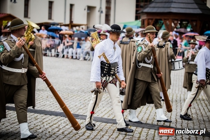 Zdjęcie w galerii na portalu naszraciborz.pl: XXVI rocznica powstania Straży Granicznej. Śląski Oddział z Raciborza ma nowy sztandar wiadomości z regionu