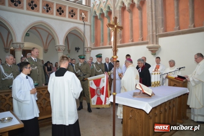 Zdjęcie w galerii na portalu naszraciborz.pl: XXVI rocznica powstania Straży Granicznej. Śląski Oddział z Raciborza ma nowy sztandar wiadomości z regionu