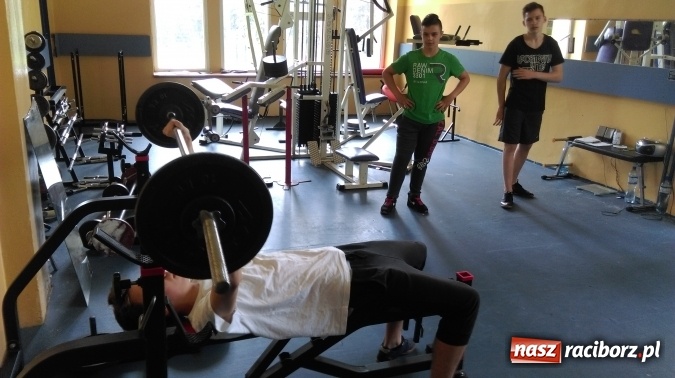 Zdjęcie w galerii na portalu naszraciborz.pl: Turniej wyciskania sztangi w Kuźni Raciborskiej  wiadomości z regionu