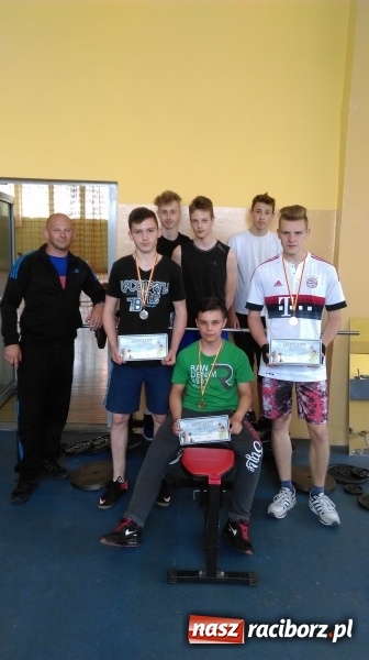 Zdjęcie w galerii na portalu naszraciborz.pl: Turniej wyciskania sztangi w Kuźni Raciborskiej  wiadomości z regionu