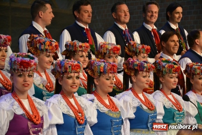 Zdjęcie w galerii na portalu naszraciborz.pl: Zespół Pieśni i Tańca Śląsk wystąpił na raciborskim Zamku Piastowskim  wiadomości z regionu