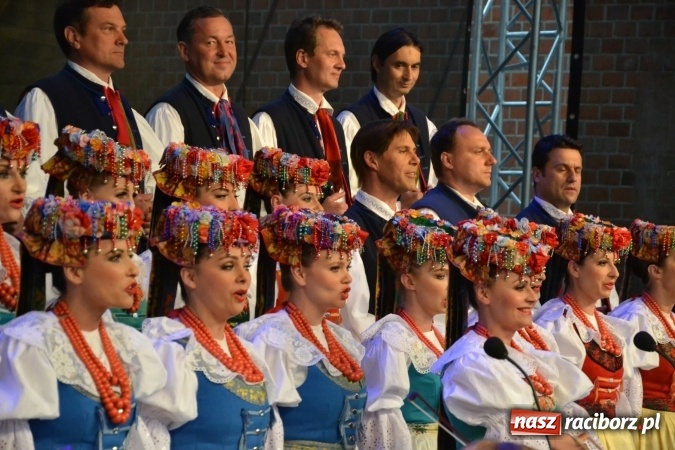 Zdjęcie w galerii na portalu naszraciborz.pl: Zespół Pieśni i Tańca Śląsk wystąpił na raciborskim Zamku Piastowskim  wiadomości z regionu