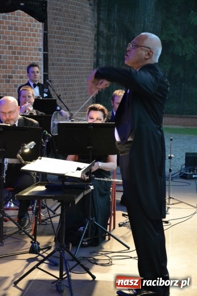 Zdjęcie w galerii na portalu naszraciborz.pl: Zespół Pieśni i Tańca Śląsk wystąpił na raciborskim Zamku Piastowskim  wiadomości z regionu