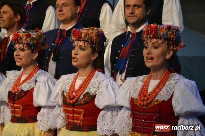 Zdjęcie w galerii na portalu naszraciborz.pl: Zespół Pieśni i Tańca Śląsk wystąpił na raciborskim Zamku Piastowskim  wiadomości z regionu
