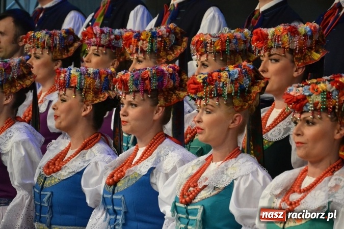 Zdjęcie w galerii na portalu naszraciborz.pl: Zespół Pieśni i Tańca Śląsk wystąpił na raciborskim Zamku Piastowskim  wiadomości z regionu