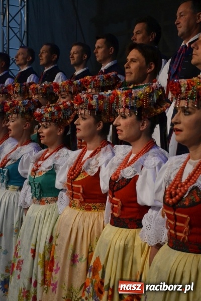 Zdjęcie w galerii na portalu naszraciborz.pl: Zespół Pieśni i Tańca Śląsk wystąpił na raciborskim Zamku Piastowskim  wiadomości z regionu