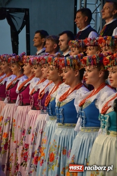 Zdjęcie w galerii na portalu naszraciborz.pl: Zespół Pieśni i Tańca Śląsk wystąpił na raciborskim Zamku Piastowskim  wiadomości z regionu