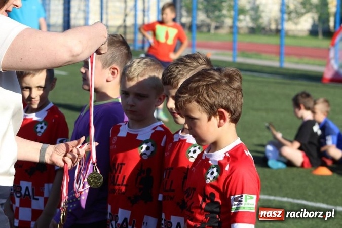 Zdjęcie w galerii na portalu naszraciborz.pl: Młodzi piłkarze Tworkowa na turnieju Zawiercie Cup 2017 wiadomości z regionu