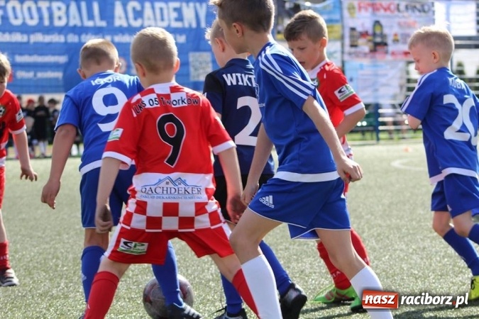 Zdjęcie w galerii na portalu naszraciborz.pl: Młodzi piłkarze Tworkowa na turnieju Zawiercie Cup 2017 wiadomości z regionu
