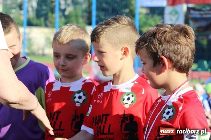 Zdjęcie w galerii na portalu naszraciborz.pl: Młodzi piłkarze Tworkowa na turnieju Zawiercie Cup 2017 wiadomości z regionu
