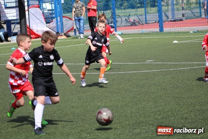 Zdjęcie w galerii na portalu naszraciborz.pl: Młodzi piłkarze Tworkowa na turnieju Zawiercie Cup 2017 wiadomości z regionu