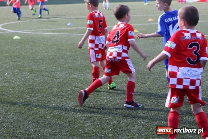 Zdjęcie w galerii na portalu naszraciborz.pl: Młodzi piłkarze Tworkowa na turnieju Zawiercie Cup 2017 wiadomości z regionu