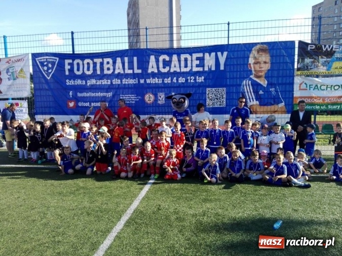 Zdjęcie w galerii na portalu naszraciborz.pl: Młodzi piłkarze Tworkowa na turnieju Zawiercie Cup 2017 wiadomości z regionu