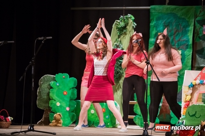 Zdjęcie w galerii na portalu naszraciborz.pl: VIII edycja obchodów Dnia Dziecka w Domu Kultury Strzecha wiadomości z regionu