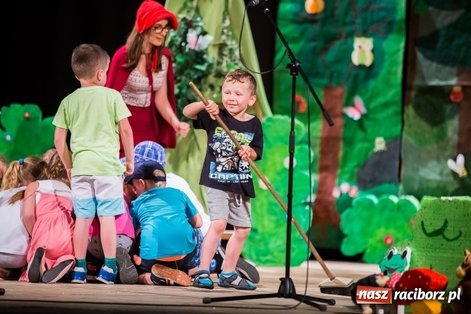 Zdjęcie w galerii na portalu naszraciborz.pl: VIII edycja obchodów Dnia Dziecka w Domu Kultury Strzecha wiadomości z regionu