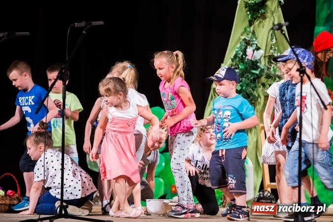 Zdjęcie w galerii na portalu naszraciborz.pl: VIII edycja obchodów Dnia Dziecka w Domu Kultury Strzecha wiadomości z regionu