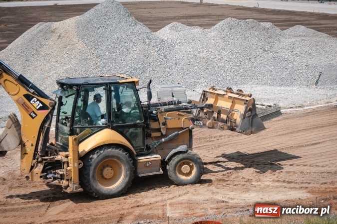 Zdjęcie w galerii na portalu naszraciborz.pl: Trwa remont stadionu przy Zamkowej. Sprawdź postępy prac wiadomości z regionu