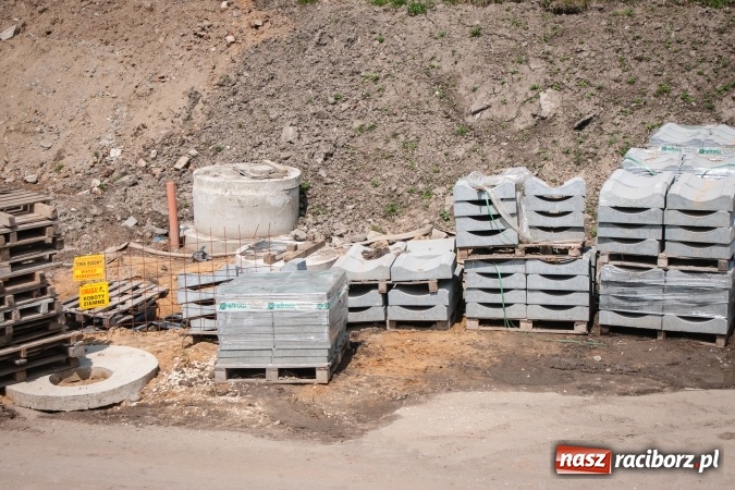 Zdjęcie w galerii na portalu naszraciborz.pl: Trwa remont stadionu przy Zamkowej. Sprawdź postępy prac wiadomości z regionu