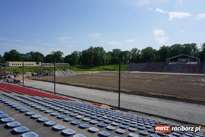 Zdjęcie w galerii na portalu naszraciborz.pl: Trwa remont stadionu przy Zamkowej. Sprawdź postępy prac wiadomości z regionu