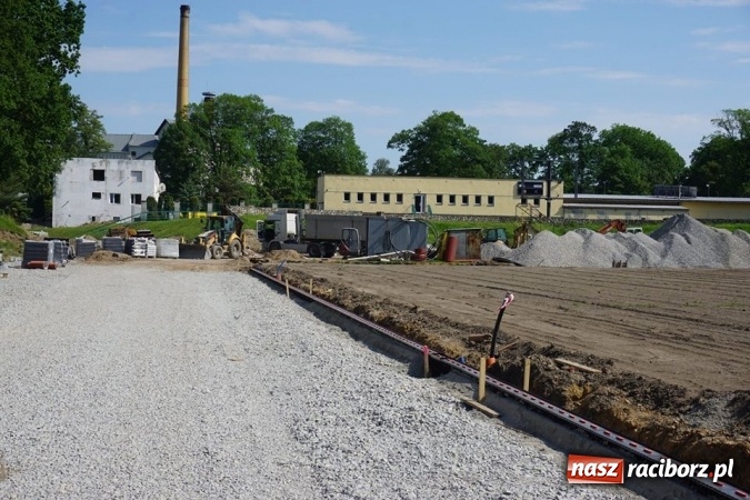 Zdjęcie w galerii na portalu naszraciborz.pl: Trwa remont stadionu przy Zamkowej. Sprawdź postępy prac wiadomości z regionu