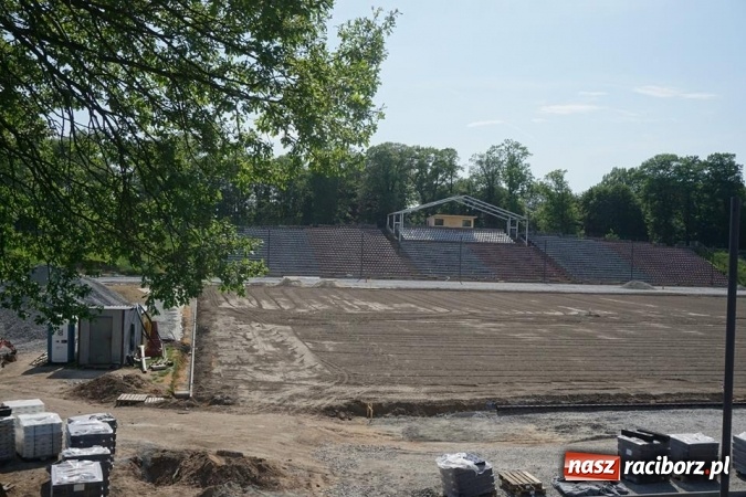 Zdjęcie w galerii na portalu naszraciborz.pl: Trwa remont stadionu przy Zamkowej. Sprawdź postępy prac wiadomości z regionu