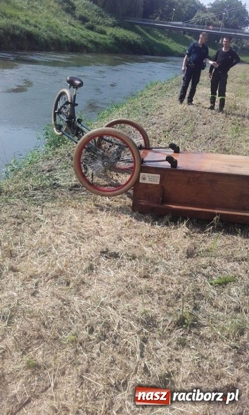 Zdjęcie w galerii na portalu naszraciborz.pl: Głupota nie zna granic. Kolejne trzy osoby złapane przez oko wielkiego brata na bulwarach wiadomości z regionu