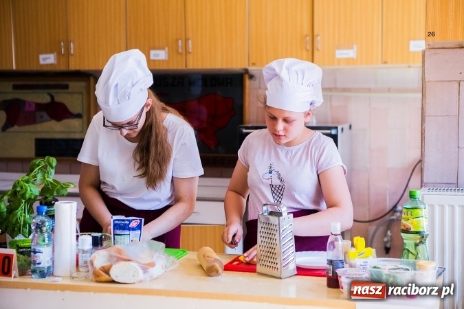 Zdjęcie w galerii na portalu naszraciborz.pl: Kulinarne podróże po Europie w CKZiU nr 1 w Raciborzu wiadomości z regionu