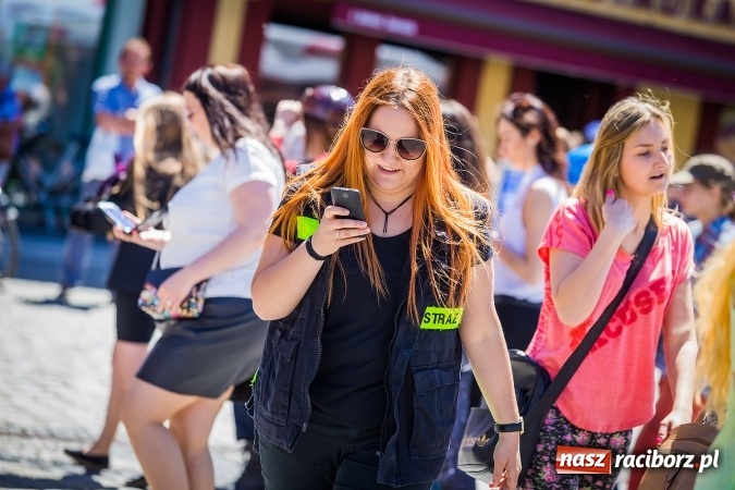 Zdjęcie w galerii na portalu naszraciborz.pl: Studencki flash mob na raciborskim Rynku wiadomości z regionu