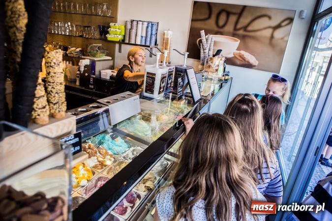 Zdjęcie w galerii na portalu naszraciborz.pl: Gelatopiu zaprasza na jubileuszowy weekend. Lodziarnia ma już dziesięć lat! wiadomości z regionu