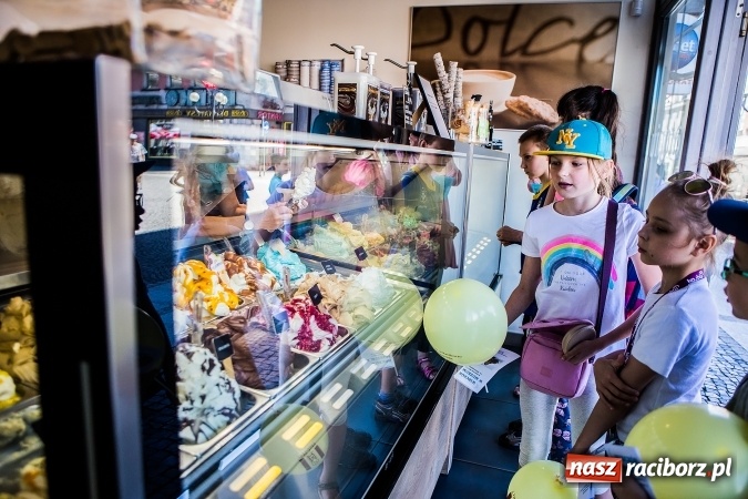 Zdjęcie w galerii na portalu naszraciborz.pl: Gelatopiu zaprasza na jubileuszowy weekend. Lodziarnia ma już dziesięć lat! wiadomości z regionu