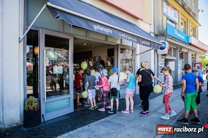 Zdjęcie w galerii na portalu naszraciborz.pl: Gelatopiu zaprasza na jubileuszowy weekend. Lodziarnia ma już dziesięć lat! wiadomości z regionu