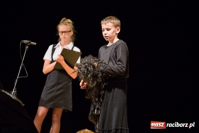 Zdjęcie w galerii na portalu naszraciborz.pl: Powiatowy Festiwal Twórczości Artystycznej - koncert galowy w RCK wiadomości z regionu