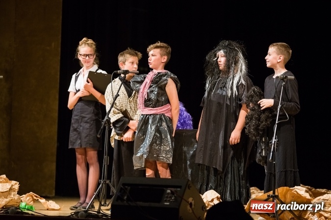 Zdjęcie w galerii na portalu naszraciborz.pl: Powiatowy Festiwal Twórczości Artystycznej - koncert galowy w RCK wiadomości z regionu