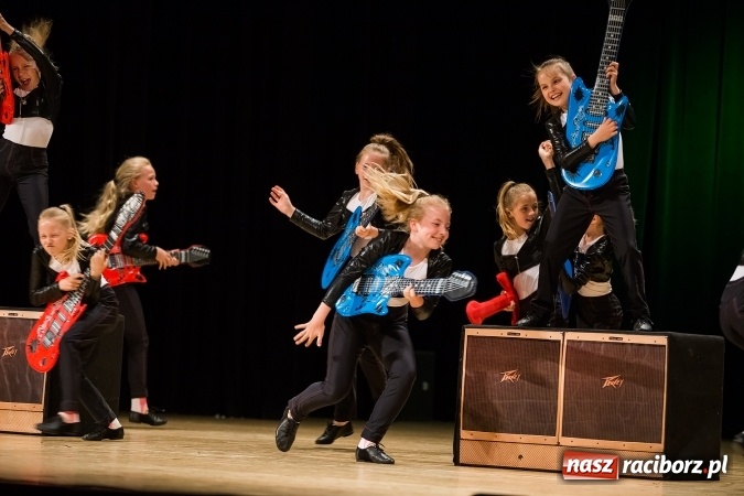 Zdjęcie w galerii na portalu naszraciborz.pl: Powiatowy Festiwal Twórczości Artystycznej - koncert galowy w RCK wiadomości z regionu