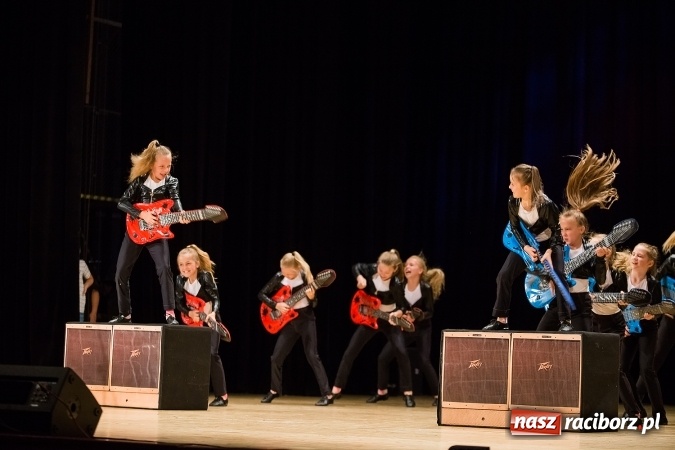 Zdjęcie w galerii na portalu naszraciborz.pl: Powiatowy Festiwal Twórczości Artystycznej - koncert galowy w RCK wiadomości z regionu