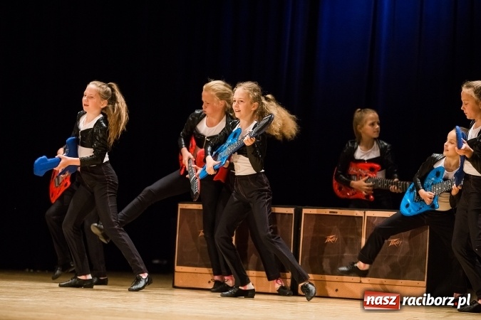 Zdjęcie w galerii na portalu naszraciborz.pl: Powiatowy Festiwal Twórczości Artystycznej - koncert galowy w RCK wiadomości z regionu