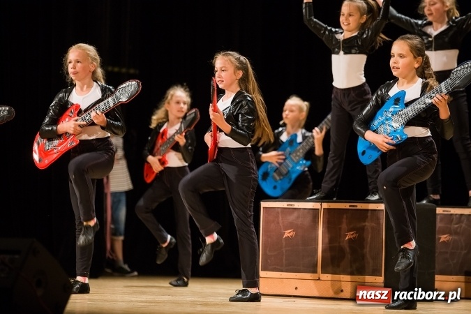 Zdjęcie w galerii na portalu naszraciborz.pl: Powiatowy Festiwal Twórczości Artystycznej - koncert galowy w RCK wiadomości z regionu