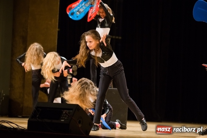 Zdjęcie w galerii na portalu naszraciborz.pl: Powiatowy Festiwal Twórczości Artystycznej - koncert galowy w RCK wiadomości z regionu