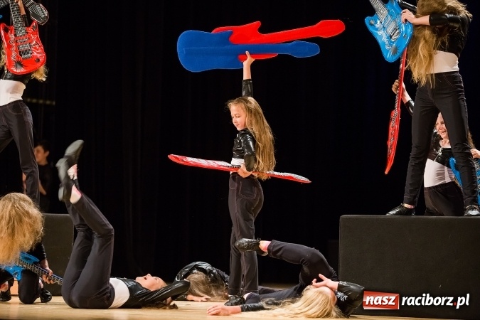 Zdjęcie w galerii na portalu naszraciborz.pl: Powiatowy Festiwal Twórczości Artystycznej - koncert galowy w RCK wiadomości z regionu