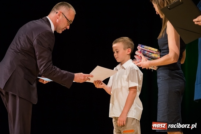 Zdjęcie w galerii na portalu naszraciborz.pl: Powiatowy Festiwal Twórczości Artystycznej - koncert galowy w RCK wiadomości z regionu