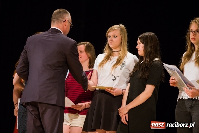 Zdjęcie w galerii na portalu naszraciborz.pl: Powiatowy Festiwal Twórczości Artystycznej - koncert galowy w RCK wiadomości z regionu