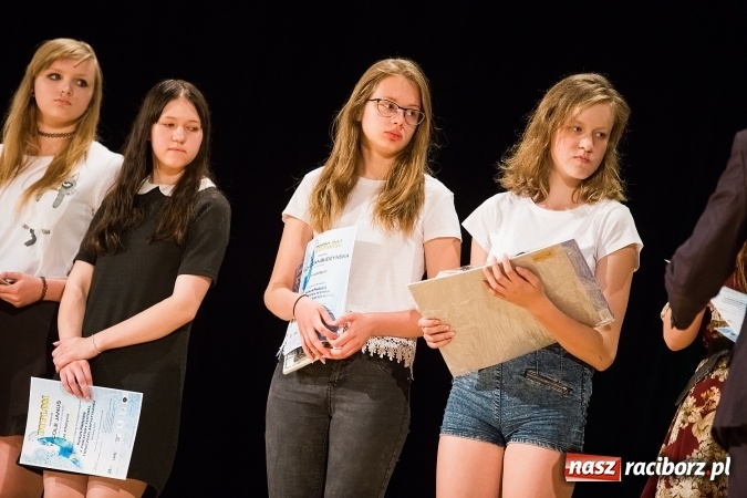 Zdjęcie w galerii na portalu naszraciborz.pl: Powiatowy Festiwal Twórczości Artystycznej - koncert galowy w RCK wiadomości z regionu