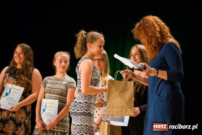Zdjęcie w galerii na portalu naszraciborz.pl: Powiatowy Festiwal Twórczości Artystycznej - koncert galowy w RCK wiadomości z regionu