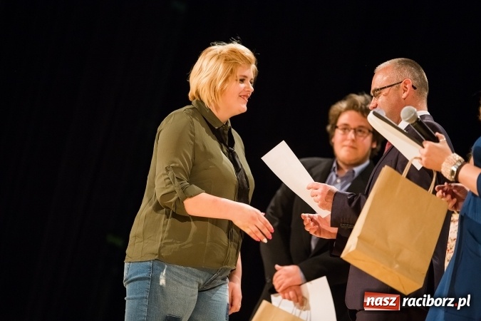 Zdjęcie w galerii na portalu naszraciborz.pl: Powiatowy Festiwal Twórczości Artystycznej - koncert galowy w RCK wiadomości z regionu