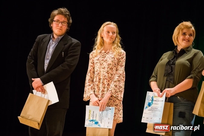 Zdjęcie w galerii na portalu naszraciborz.pl: Powiatowy Festiwal Twórczości Artystycznej - koncert galowy w RCK wiadomości z regionu