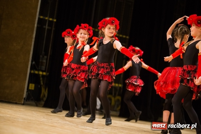 Zdjęcie w galerii na portalu naszraciborz.pl: Powiatowy Festiwal Twórczości Artystycznej - koncert galowy w RCK wiadomości z regionu