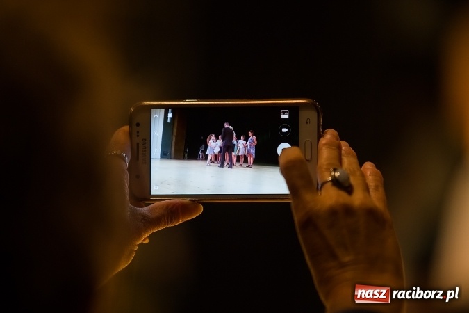 Zdjęcie w galerii na portalu naszraciborz.pl: Powiatowy Festiwal Twórczości Artystycznej - koncert galowy w RCK wiadomości z regionu